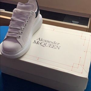 Alexander McQueen Sneakers (SIZE 41)